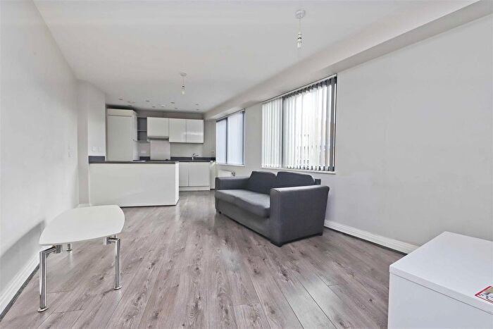 2 Bedroom Flat For Sale In Bentinck Road, West Drayton, UB7