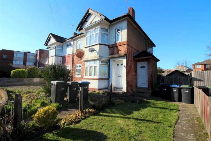 2 Bedroom Maisonette To Rent In Greenmoor Road, Enfield EN3