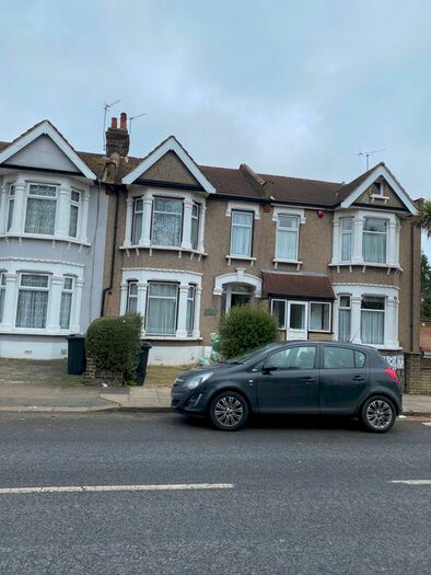 4 Bedroom Terraced House To Rent In South Park Drive, Ilford, IG3