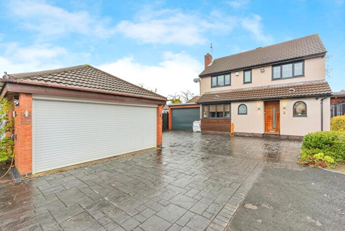 4 Bedroom Detached House For Sale In Kedleston Green, Stockport, Greater Manchester, SK2