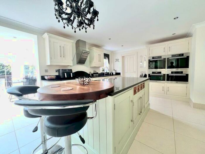 5 Bedroom Detached House For Sale In Park Lane, Cleethorpes, DN35
