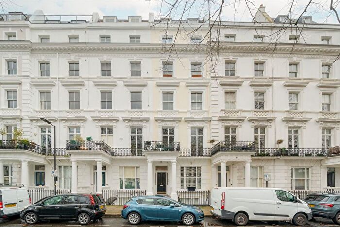 2 Bedroom Flat For Sale In St. Stephens Gardens, Westbourne, W2