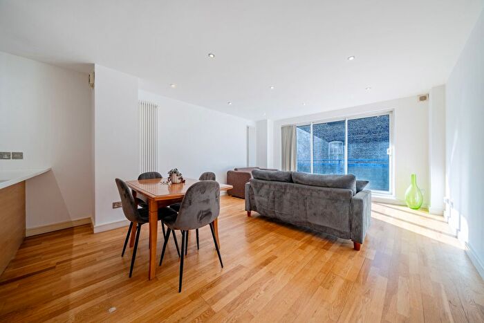 2 Bedroom Flat For Sale In Lower Marsh, London, SE1