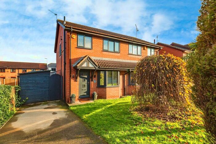 3 Bedroom Semi-Detached House For Sale In Century View, Brinsworth, Rotherham, S60