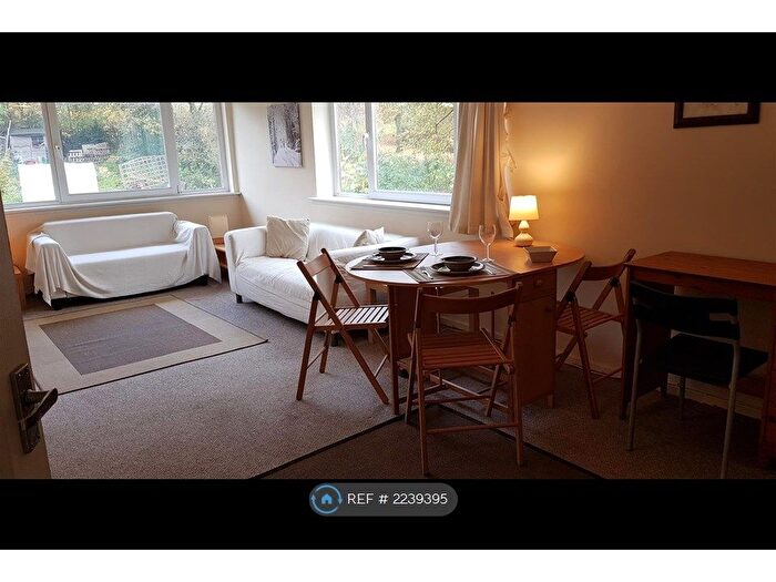 2 Bedroom Flat To Rent In Malcolm Close, Nottingham, NG3