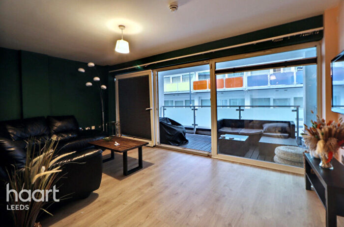 2 Bedroom Apartment For Sale In Concord Street, Leeds, LS2