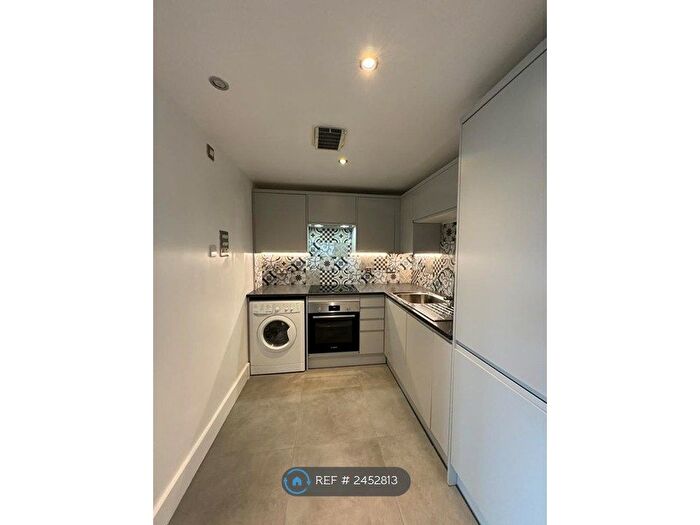 2 Bedroom Flat To Rent In St Martins Lane, London, WC2N