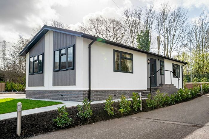 2 Bedroom Mobile/park Home For Sale In Merry Hill Country Park, Honingham, Norwich, NR9