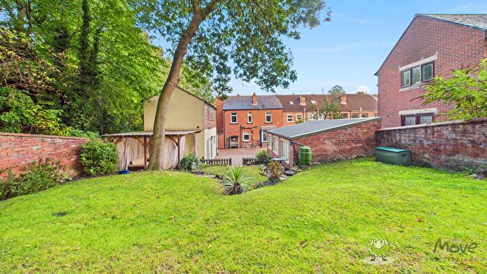 5 Bedroom Semi-Detached House For Sale In Low Road, Conisbrough, Doncaster, DN12