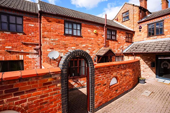 3 Bedroom Terraced House For Sale In White Lion Gardens, Oakham, LE15