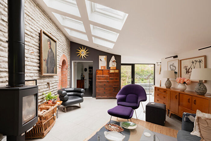 4 Bedroom Detached House For Sale In The Old Lodge, Newark-on-Trent, Nottinghamshire, NG24