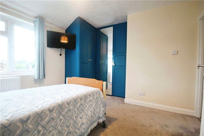 2 Bedroom End Of Terrace House To Rent In Marsh Lane, Addlestone, Surrey, KT15