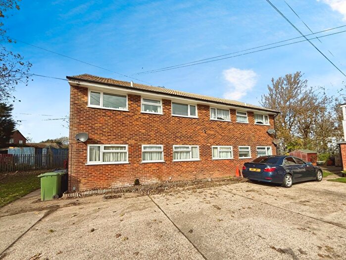 2 Bedroom Flat For Sale In New Lydd Road, Camber, TN31