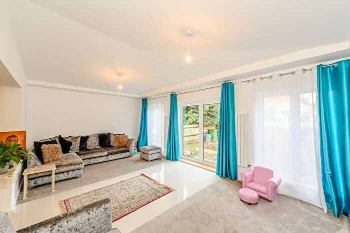 4 Bedroom Detached House For Sale In Beechcroft Gardens, Wembley, HA9