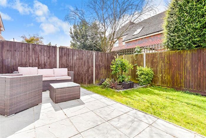 3 Bedroom Detached House For Sale In Chaplin Drive, Headcorn, Kent, TN27