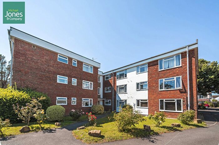 2 Bedroom Flat To Rent In Rowlands Road, Worthing, West Sussex, BN11