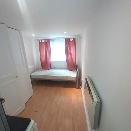 Studio To Rent In Brecon Close, Mitcham, London, CR4