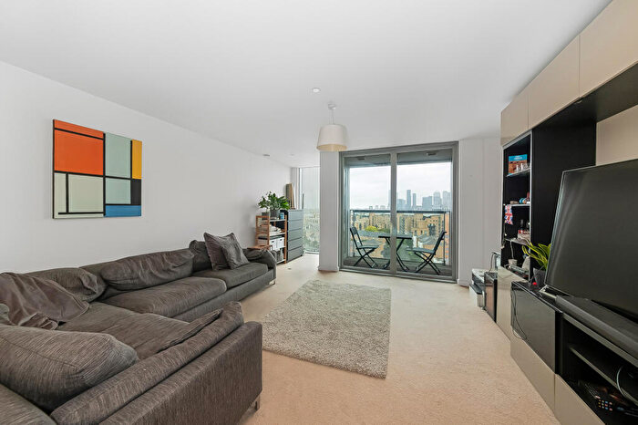 3 Bedroom Flat For Sale In Cavatina Point, Creekside, London, SE8