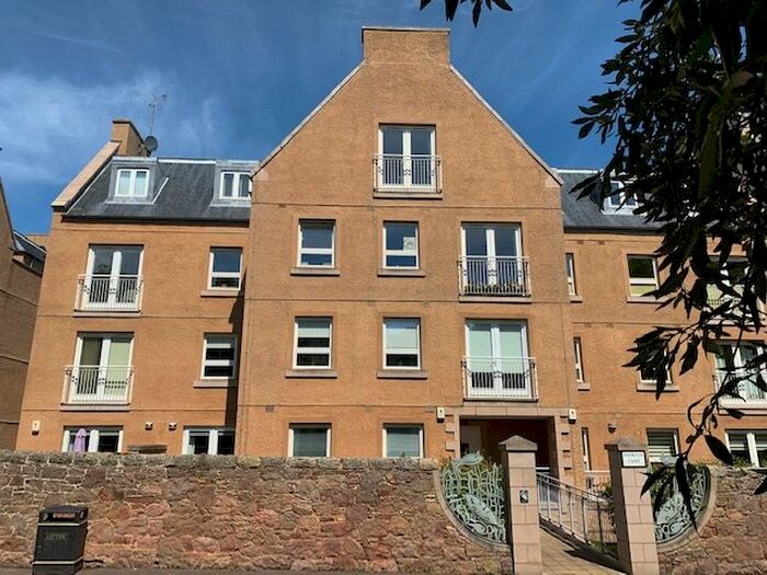 2 Bedroom Flat To Rent In Hamilton Court, North Berwick, East Lothian, EH39