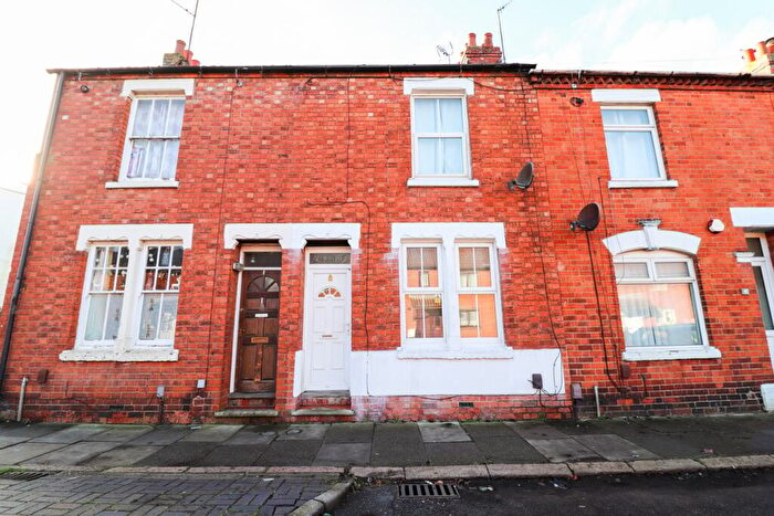 2 Bedroom Terraced House For Sale In St James Park Road, Northampton, NN5