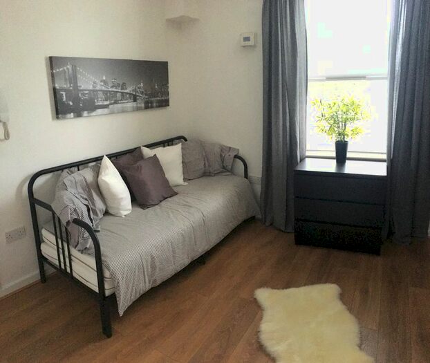 Studio To Rent In Pinderfields Road, Wakefield, WF1