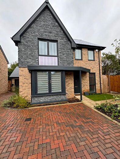 4 Bedroom Detached House To Rent In New River Gardens, Wormley, Broxbourne, EN10