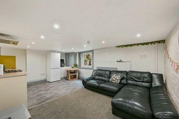 7 Bedroom Terraced House To Rent In Garstang Road, Preston, PR1