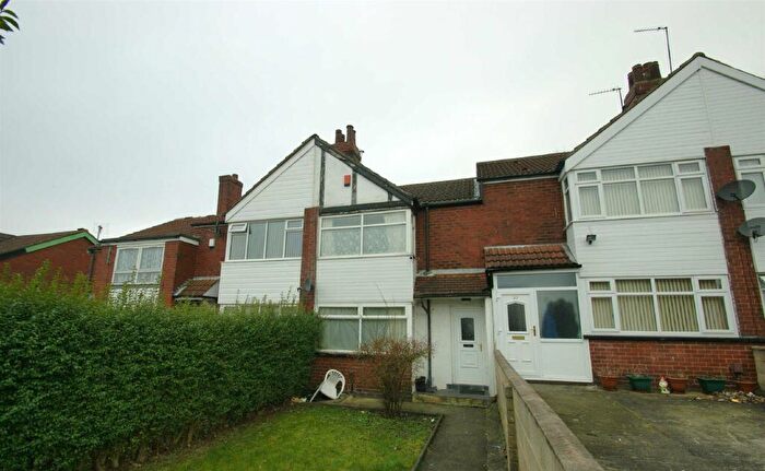 2 Bedroom Town House To Rent In Mexborough Place, Leeds, LS7
