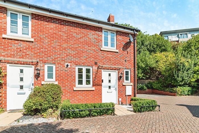 2 Bedroom End Of Terrace House For Sale In Sinclair Drive, Basingstoke, RG21