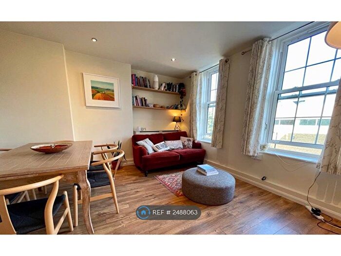 1 Bedroom Flat To Rent In Oliver House, London, SE16