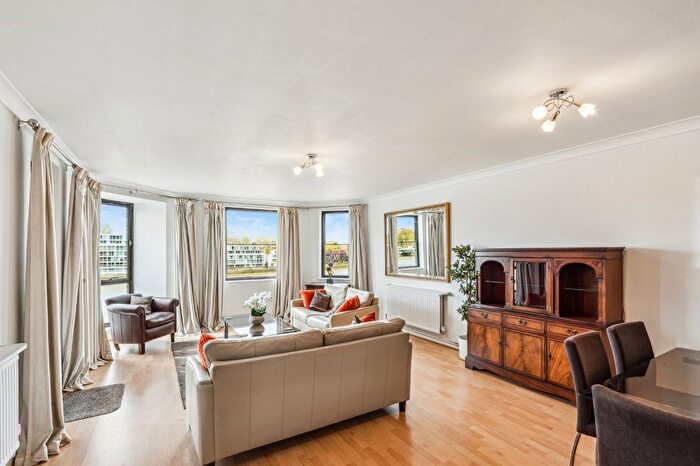 1 Bedroom Flat To Rent In Riverside Court, Nine Elms Lane, SW8