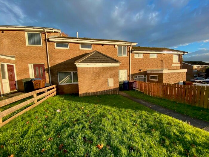 3 Bedroom House To Rent In Mount Pleasant Court, Throckley, NE15