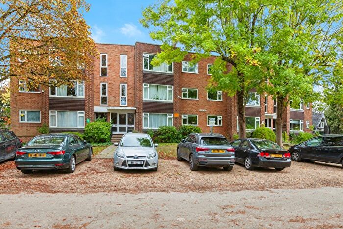 2 Bedroom Flat For Sale In Upton Park, Slough, SL1