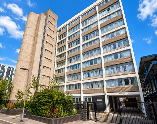 2 Bedroom Flat To Rent In Wakering Road, Barking, IG11