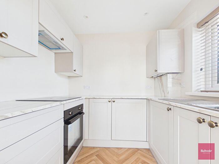 2 Bedroom Flat To Rent In Bishopston Road, Bishopston, Swansea, SA3