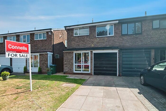 3 Bedroom Semi Detached House For Sale In Devereux Road, West Bromwich, B70