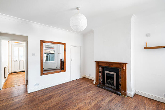 2 Bedroom Terraced House For Sale In Albany Street, Lincoln, Lincolnshire, LN1