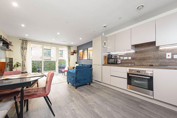 2 Bedroom Flat To Rent In Moorhen Drive, Hendon, London, NW9