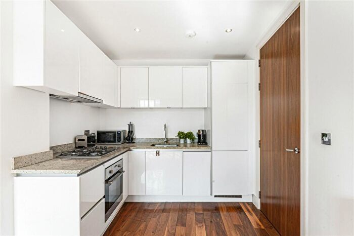 1 Bedroom Apartment To Rent In Sly Street, Whitechapel, London, E1
