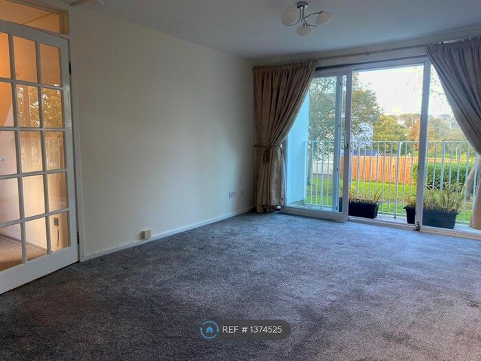 2 Bedroom Flat To Rent In St Leonards, East Kilbride, Glasgow, G74