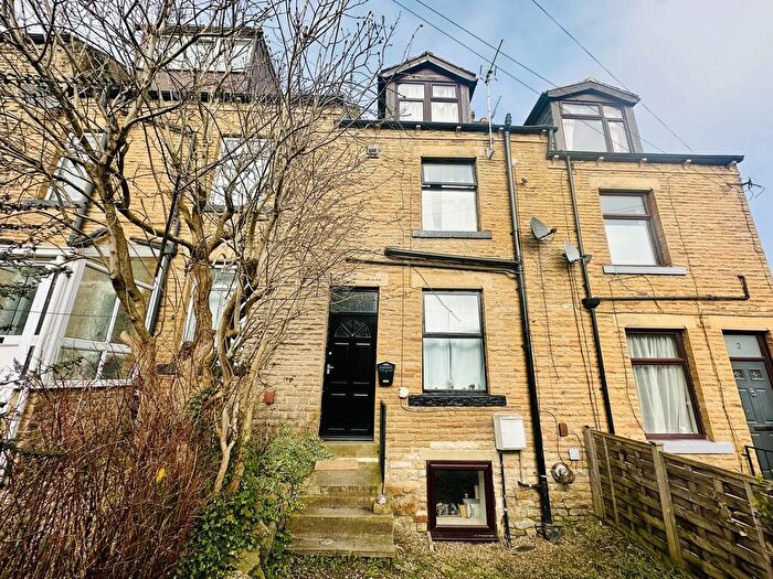 2 Bedroom House For Sale In Gladstone Street, Farsley, LS28