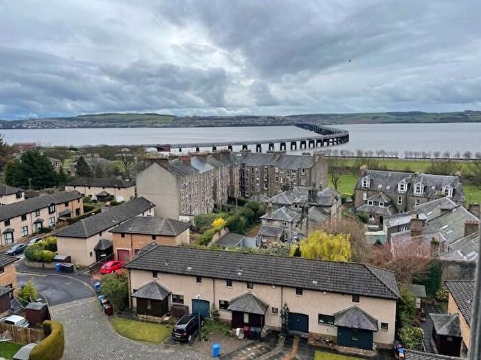 2 Bedroom Maisonette To Rent In Highmill Court, Dundee, DD2