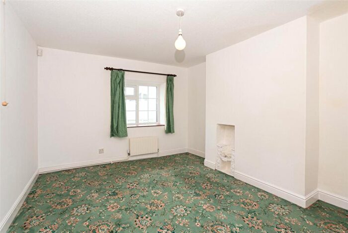2 Bedroom Link Detached House For Sale In Brynsiencyn, Llanfairpwll, Isle Of Anglesey, LL61