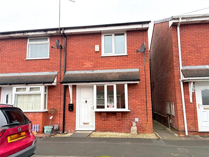 2 Bedroom Terraced House For Sale In Summersgill Close, Heywood, Greater Manchester, OL10