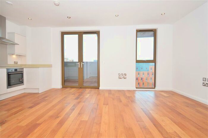 3 Bedroom Penthouse To Rent In Crondall Street, Shoreditch, N1