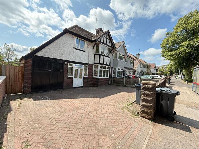 3 Bedroom Semi-Detached House To Rent In Vicarage Road, Kings Heath, B14