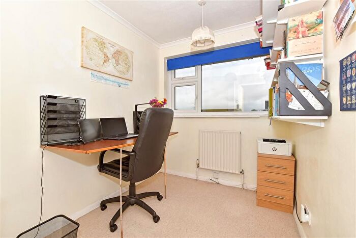 5 Bedroom Semi-detached House For Sale In Fletcher Road, Staplehurst, Tonbridge, Kent, TN12