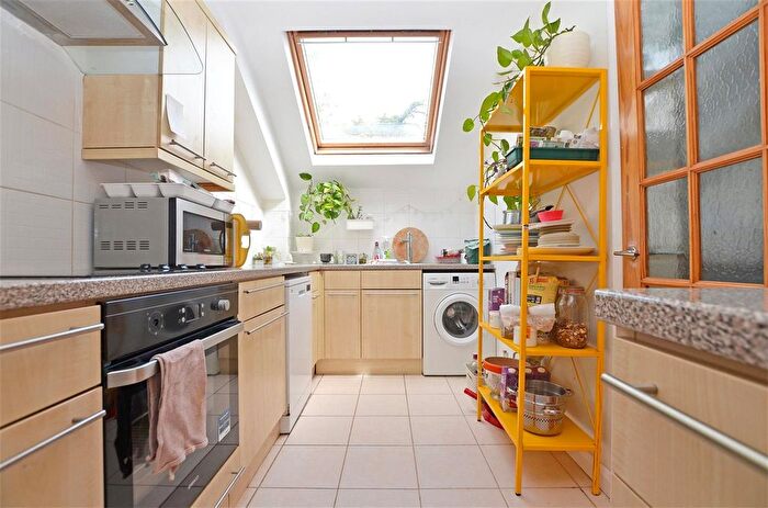 2 Bedroom Flat To Rent In Fairfax Road, Teddington, TW11