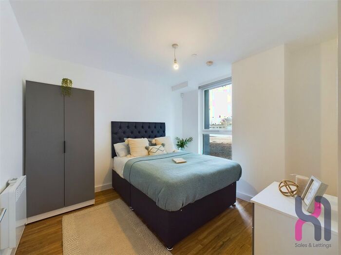 1 Bedroom Flat To Rent In Manchester Waters, Pomona Strand, Old Trafford, M16