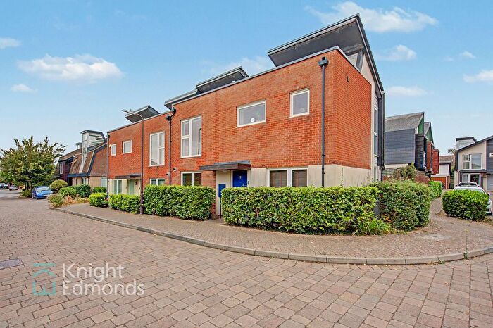 3 Bedroom Semi-detached House For Sale In John Day Close, Coxheath, ME17